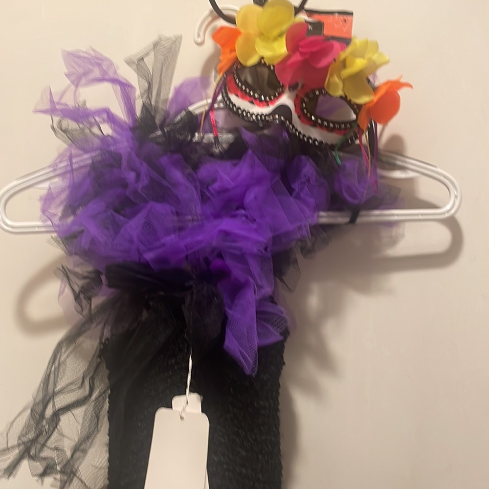 Vampire-witch costume - Picture 3 of 6